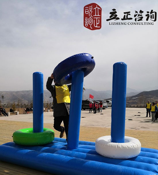 培訓(xùn)快訊培訓(xùn)時(shí)間：3月5日培訓(xùn)地點(diǎn):青海湟源培訓(xùn)單位：青海某局培訓(xùn)課程:黨建活動