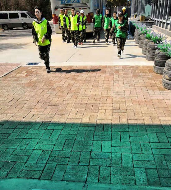 培訓(xùn)快訊：單位：令牌集團(tuán)；時間：2019年3月18日-3月19日；地點(diǎn)：興隆山莊；人數(shù)：12人；內(nèi)容：拓展；教練：陳剛；后勤：魏萬里；業(yè)務(wù)：肖佳睿